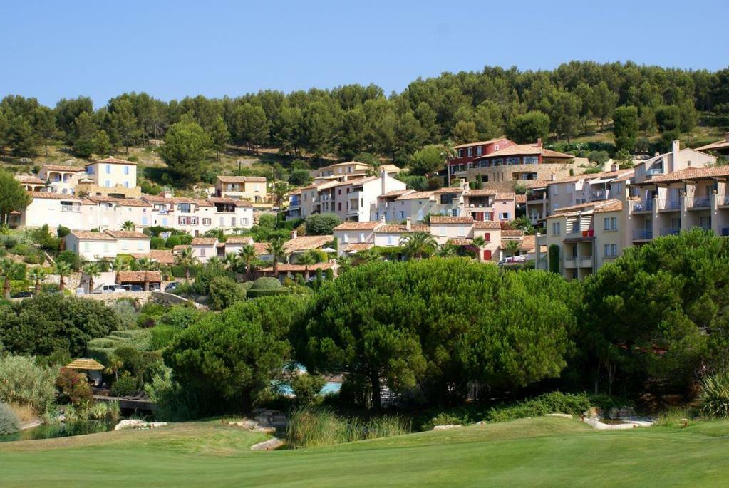 Hameau Des Amandiers-Vue Mer & Golf Сен-Сір-сюр-Мер Екстер'єр фото